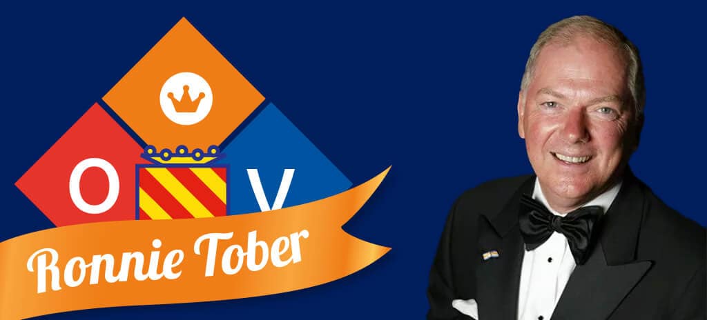 Oranjevereniging Sassenheim - 100 jaar Oranjevereniging senioren middag met Ronnie Tober